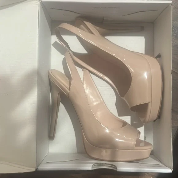 Never worn, 4 Inch heel - Picture 4 of 4